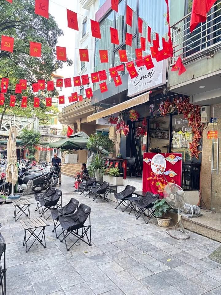 Mặt phố Hàng Mã, Hoàn Kiếm 31m² giá 30 tỷ - Kinh doanh đỉnh cao!