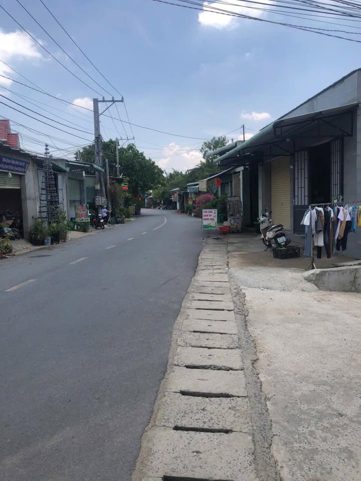 Bán nhà góc 2 mặt tiền kinh doanh phường Tân Hiệp 270m² giá 5 tỷ - Đầu tư sinh lời ngay!