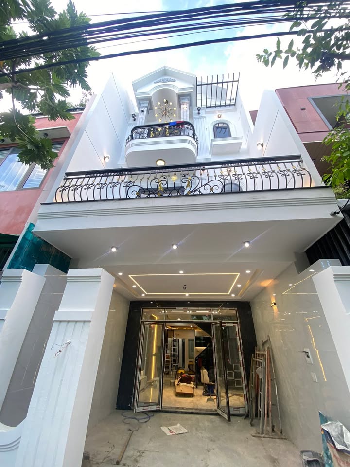 Nhà 3 tầng Thanh Khê Đà Nẵng 85m² giá 8.2 tỷ - Thiết kế tân cổ điển, sẵn sàng vào ở!