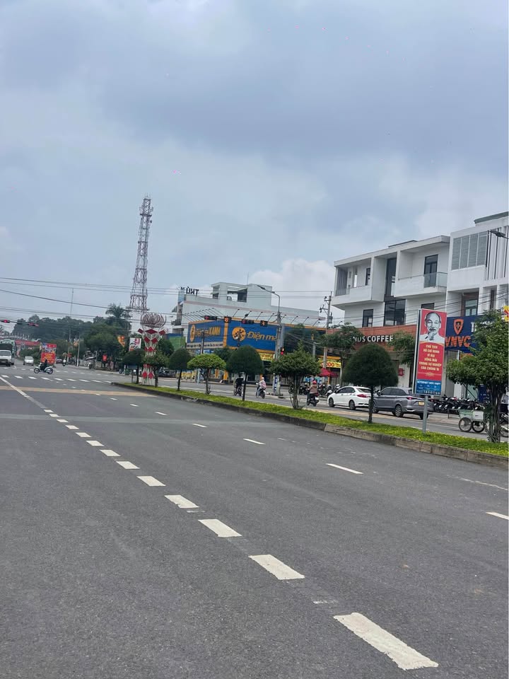 Nhà liền kề mặt tiền đường 30/4 Trảng Bom 100m² giá 7 tỷ - Sổ đỏ chính chủ!