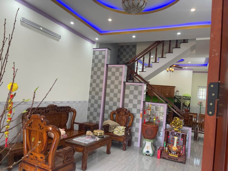 Nhà đẹp Bảo Lộc 100m² giá 3.2 tỷ - Full nội thất, ô tô vào tận nhà!