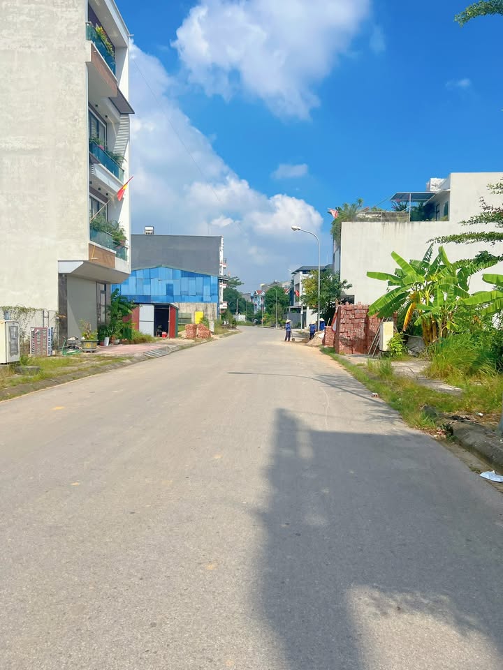 Đất nền đường Nguyễn Tất Thành, Vân Phú 90m² - Vị trí đẹp, tiềm năng sinh lời!