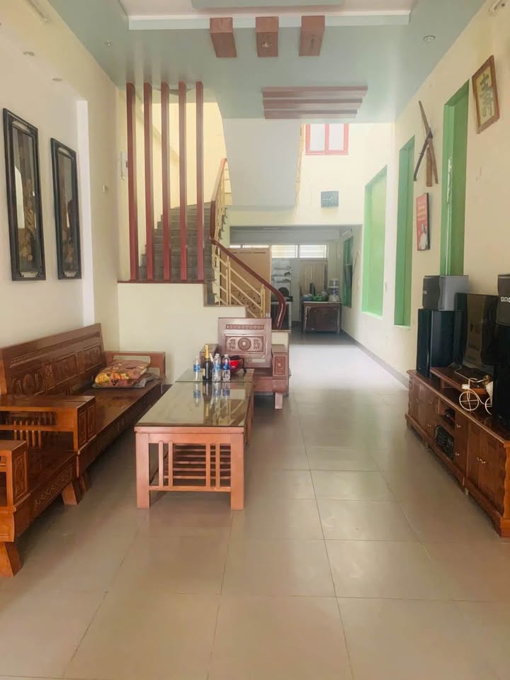 Nhà đẹp 2 tầng đường Bà Triệu, 74m² - Ô tô đỗ cửa, giá thỏa thuận!