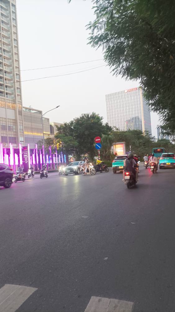 FrontHouse Lạc Long Quân 110m² giá thương lượng - 3 bước ra Hồ Tây!