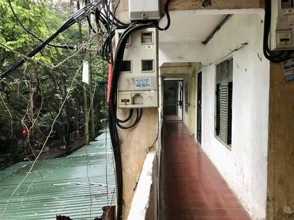 Căn hộ cho thuê tầng 3 tập thể A1 Trung Tự Đống Đa 35m² giá 5.5 triệu - Thích hợp cho gia đình và sinh viên!