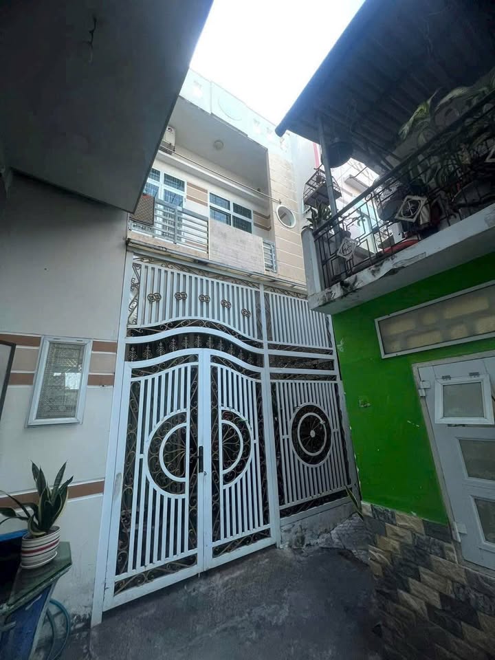 Nhà 1 mê hẻm Bạch Đằng, Quy Nhơn 43m² giá 2.55 tỷ - Nằm gần khu phố Ẩm Thực!