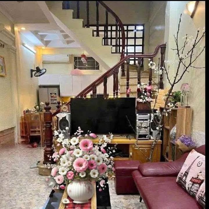 Nhà bán Xuân La 35m² giá 7 tỷ - Khu dân trí cao, gần ô tô