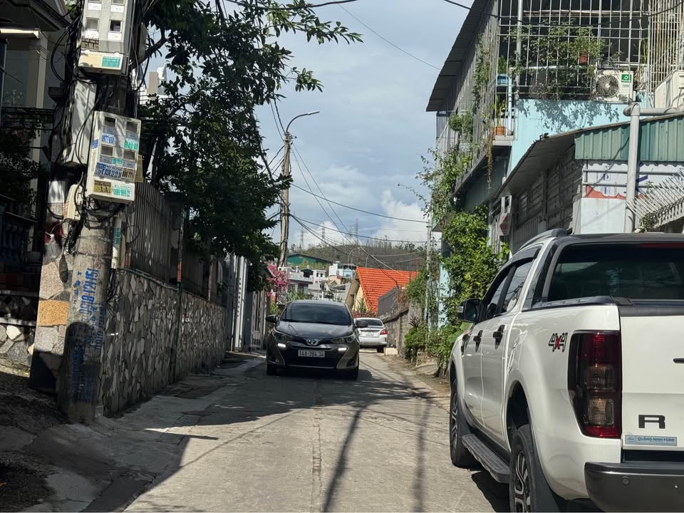 Đất mặt đường Nguyễn Công Trứ, Bãi Cháy, 91.7m² - Sổ đỏ chính chủ, giá chỉ 3 tỷ!