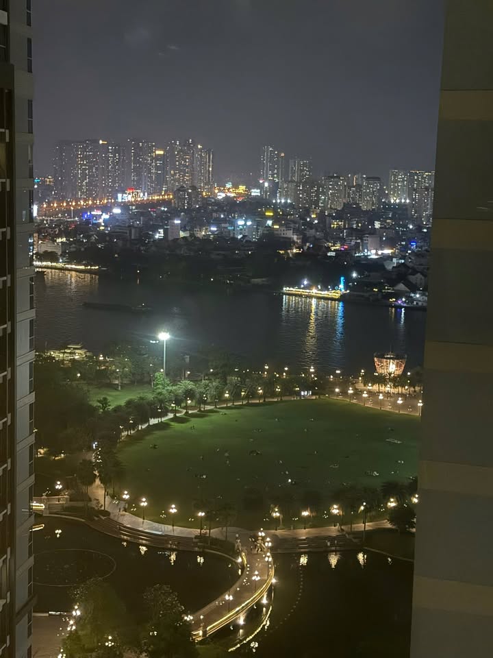 Căn hộ Vinhomes Central Park 84m² giá 10.5 tỷ - Full nội thất, sẵn sàng vào ở!