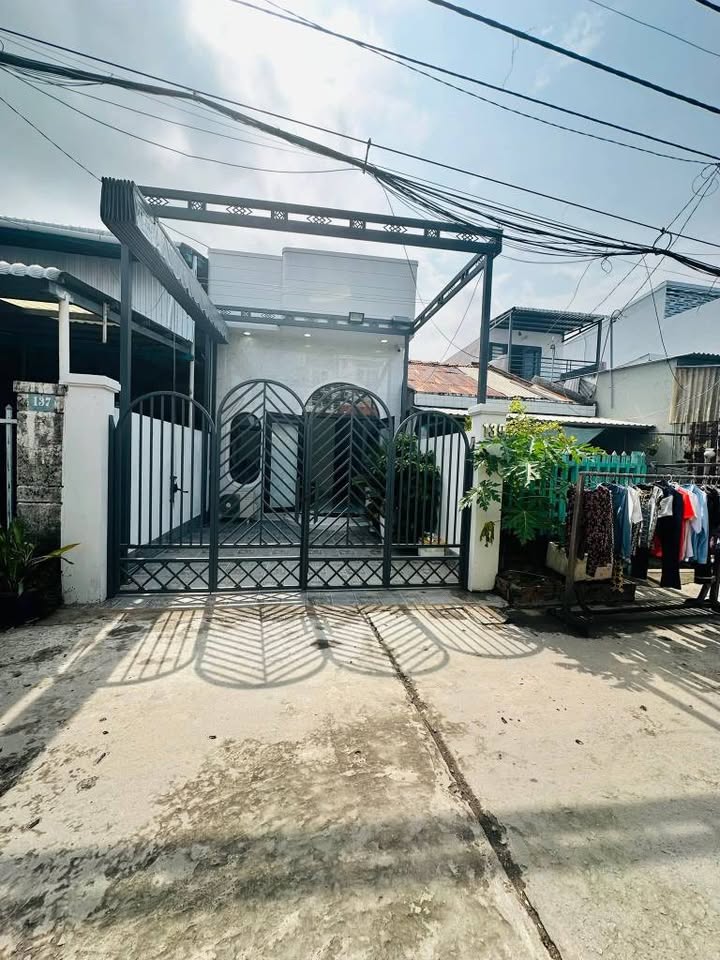 Nhà phố sang trọng mặt tiền đường Phan Đăng Lưu, Rạch Giá 113m² giá 1.99 tỷ - Sẵn sàng vào ở!