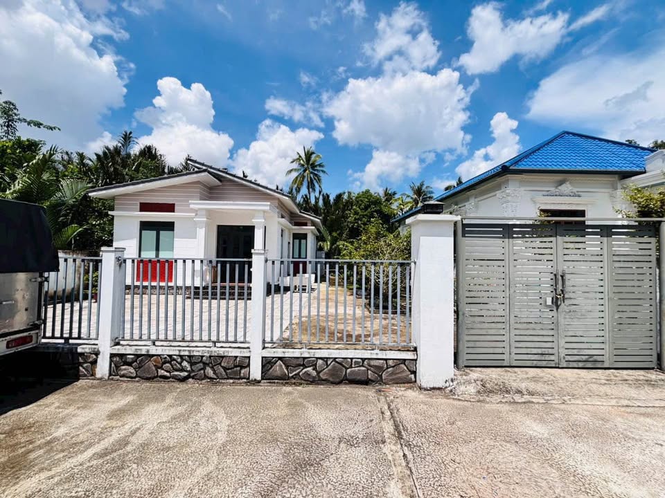 Nhà đẹp tại Mỹ Thạnh An, Bến Tre 315m² giá chỉ 1.65 tỷ - Thiết kế hiện đại, sân vườn rộng rãi!