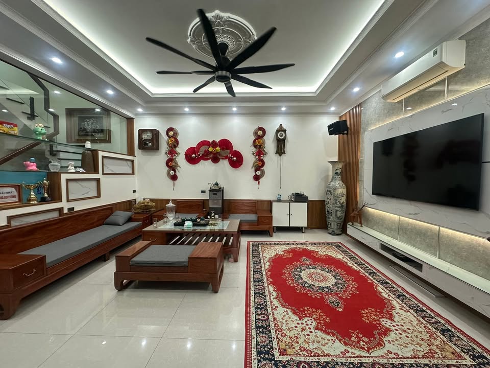 Nhà mái Thái 2 tầng Nguyễn Tất Thành - 156.7m² giá 10 tỷ - Không gian sống lý tưởng giữa lòng thành phố!