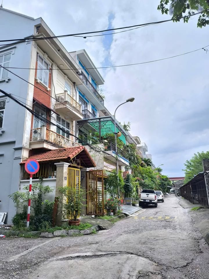 Nhà liền kề mặt tiền 5m tại Đức Giang, Long Biên 85m² giá chỉ 12 tỷ - Cơ hội vàng đầu tư!