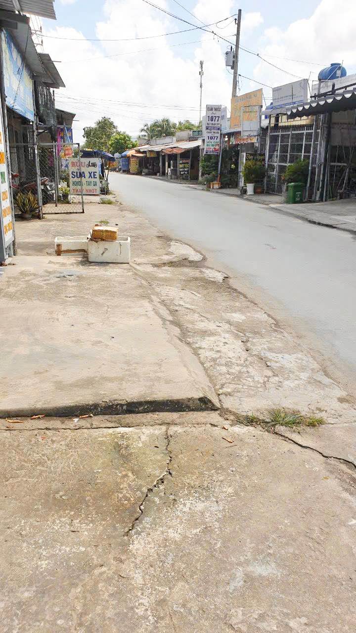 Đất mặt tiền lộ Ngang KCN Giao Long 700m² giá 3.5 tỷ - Đầu tư sinh lời bền vững!