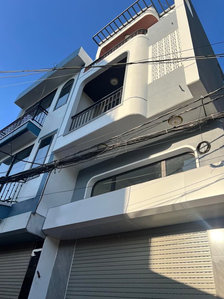 Nhà 3 tầng Ngõ 10 Cao Xanh 57m² giá 2.5 tỷ - Cơ hội sở hữu duy nhất!