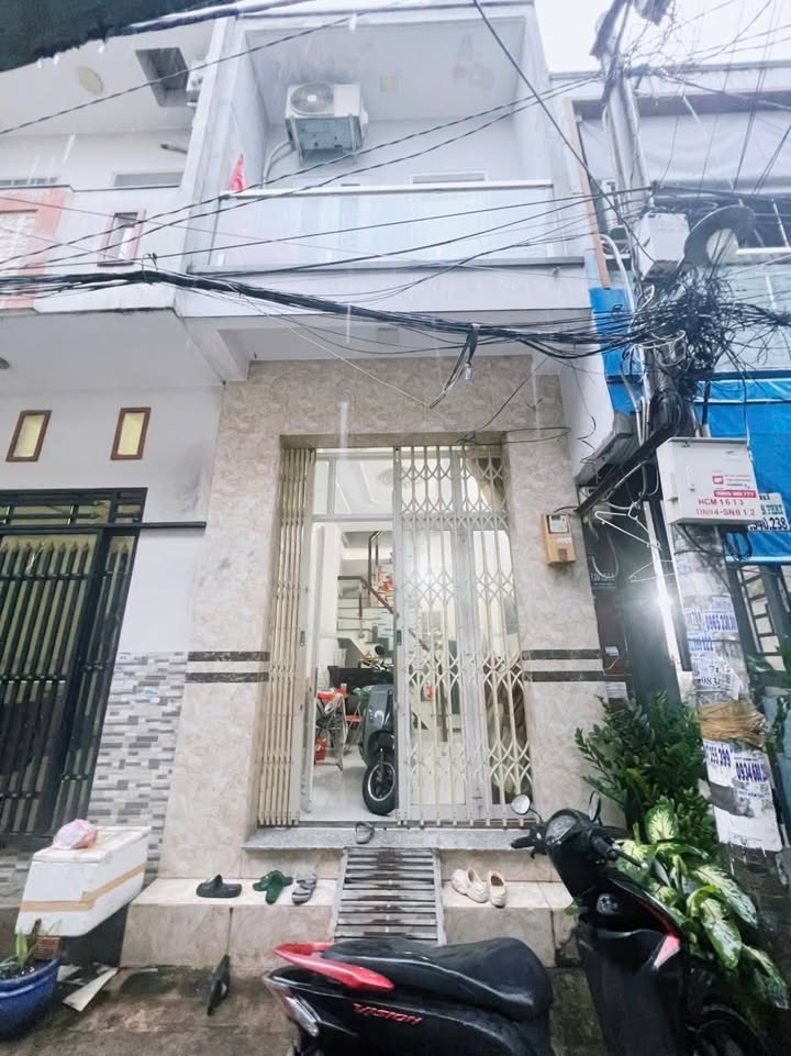 Nhà hẻm Lê Đình Cẩn, Bình Tân 23m² giá 2.7 tỷ - Chính chủ bán gấp!