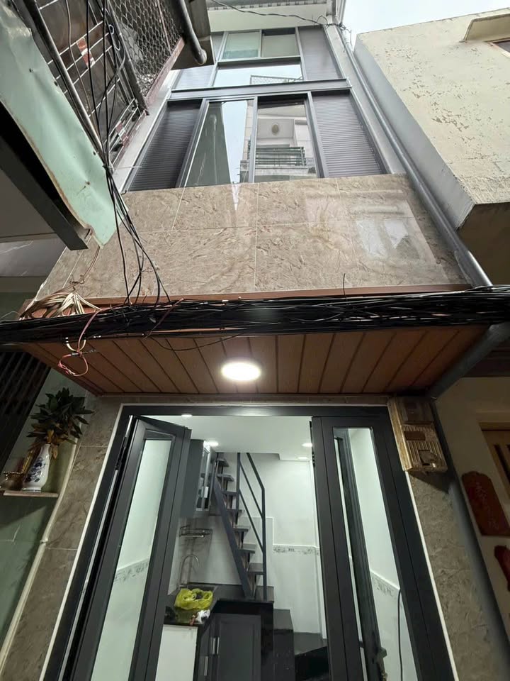 Nhà hẻm 1/ Đường 3/2, Quận 11 - 6m² giá 1.48 tỷ - Sổ hồng chính chủ, vào ở ngay!