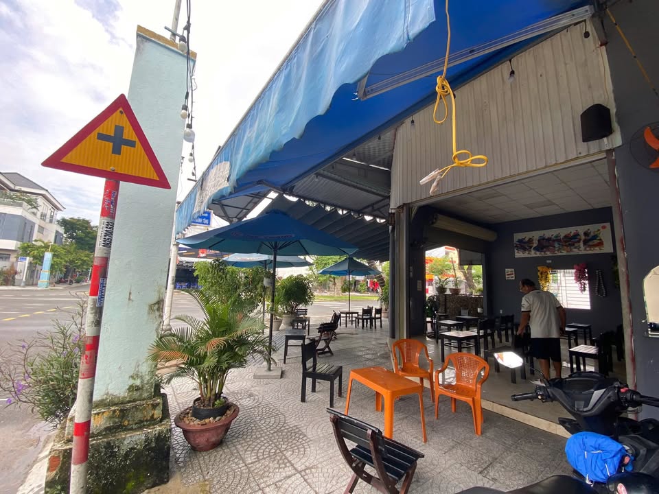 Sang nhượng quán cà phê đường Trần Thánh Tông, Sơn Trà 50m² - Vị trí đắc địa kinh doanh!