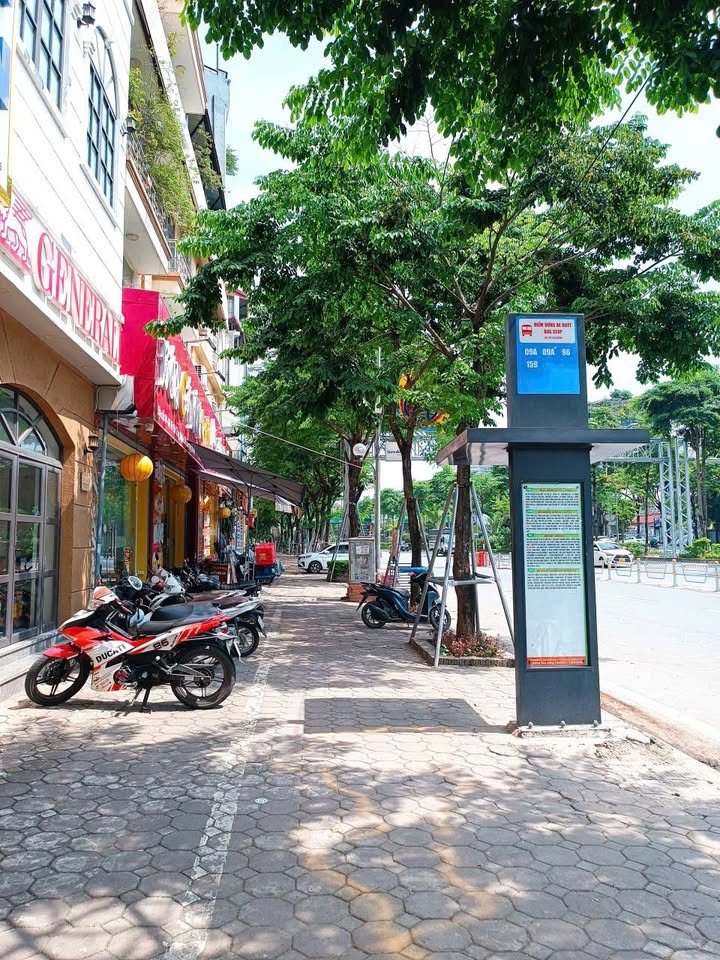 Nhà phân lô Lạc Long Quân, Nghĩa Đô, Cầu Giấy – 120m² – Kinh doanh, ô tô tránh chỉ 41 tỷ