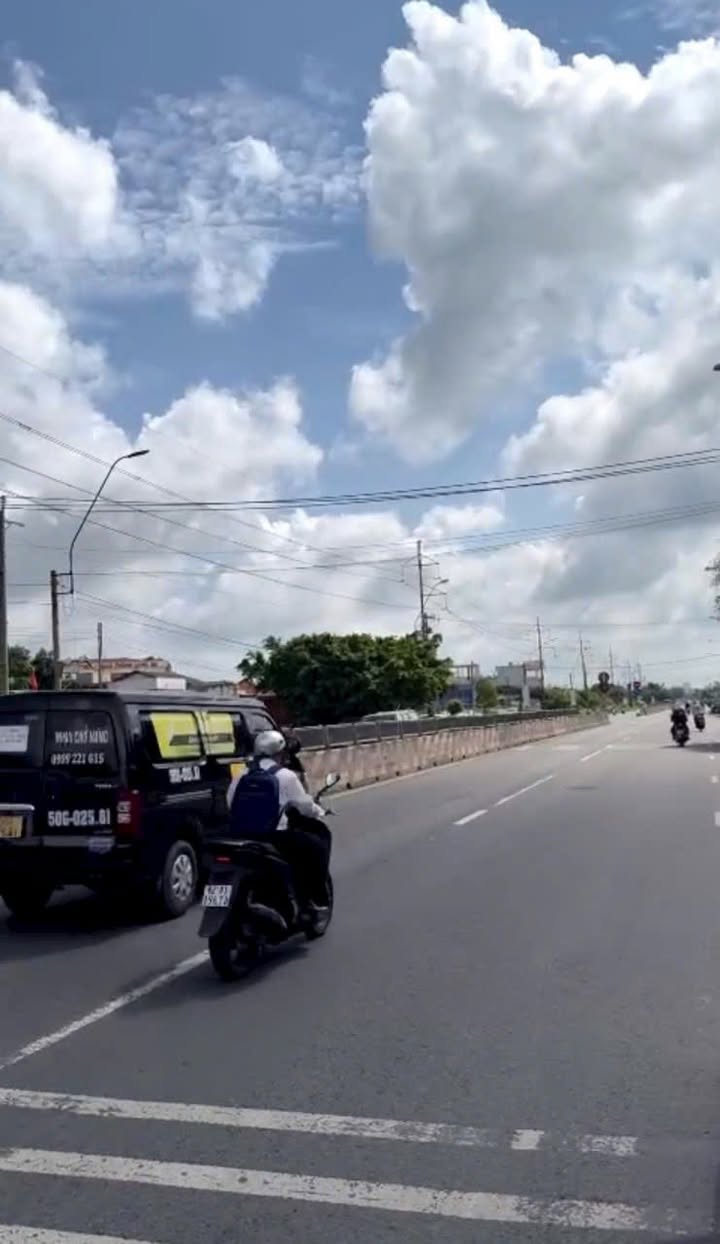 Đất thổ cư 1800m² mặt tiền Quốc Lộ 1A, Bến Lức, Long An - Giá chỉ 21 tỷ!