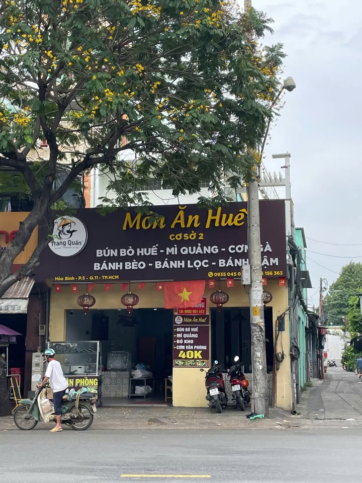 Cho thuê góc 2 mặt tiền Hòa Bình, quận 11 - Vị trí đắc địa cho kinh doanh!