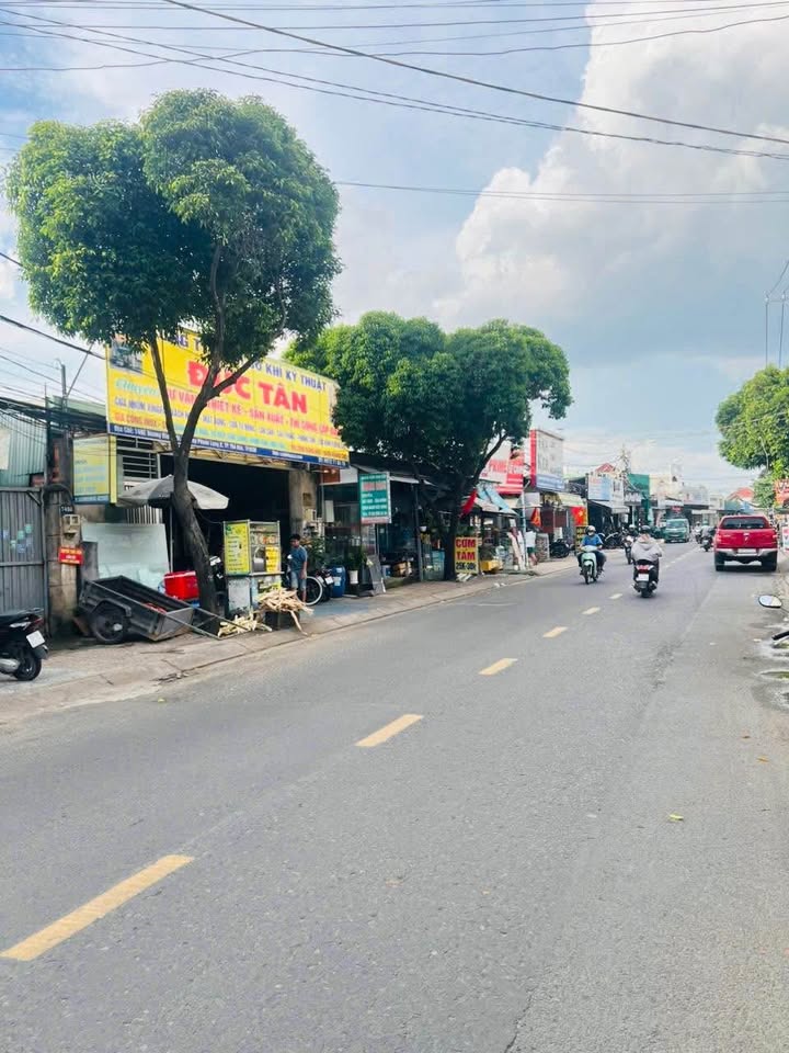 Đất thổ cư 2 mặt tiền Đình Phong Phú 400m² giá chỉ 30.8 tỷ - Cơ hội đầu tư hấp dẫn!