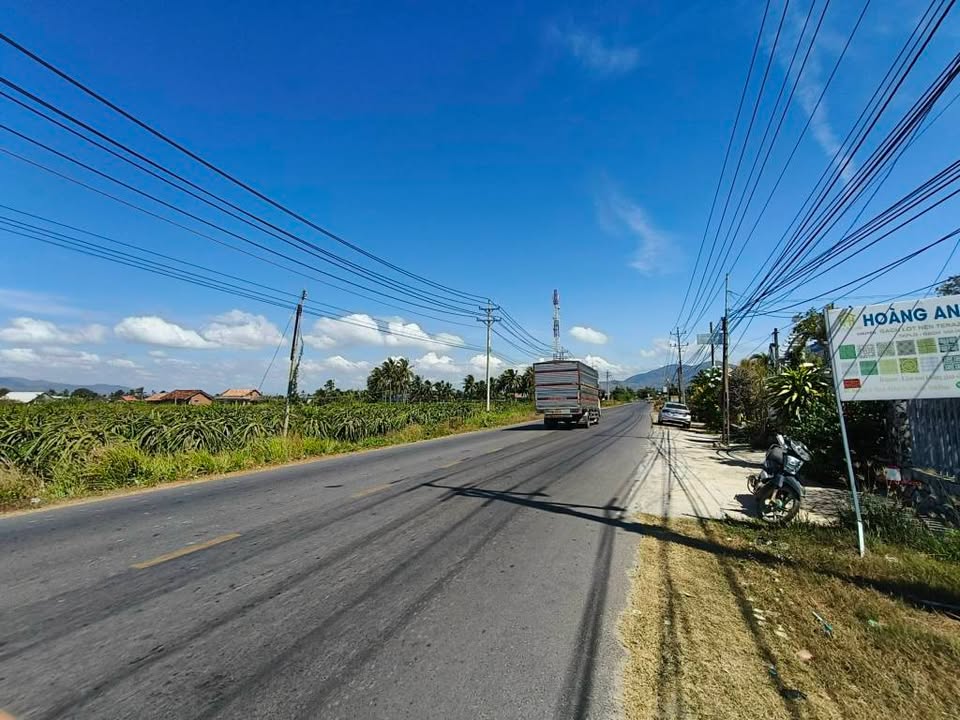 Bán đất mặt tiền ĐT 719 xã Tân Thành 4500m² giá 13 tỷ - Đầu tư lý tưởng!