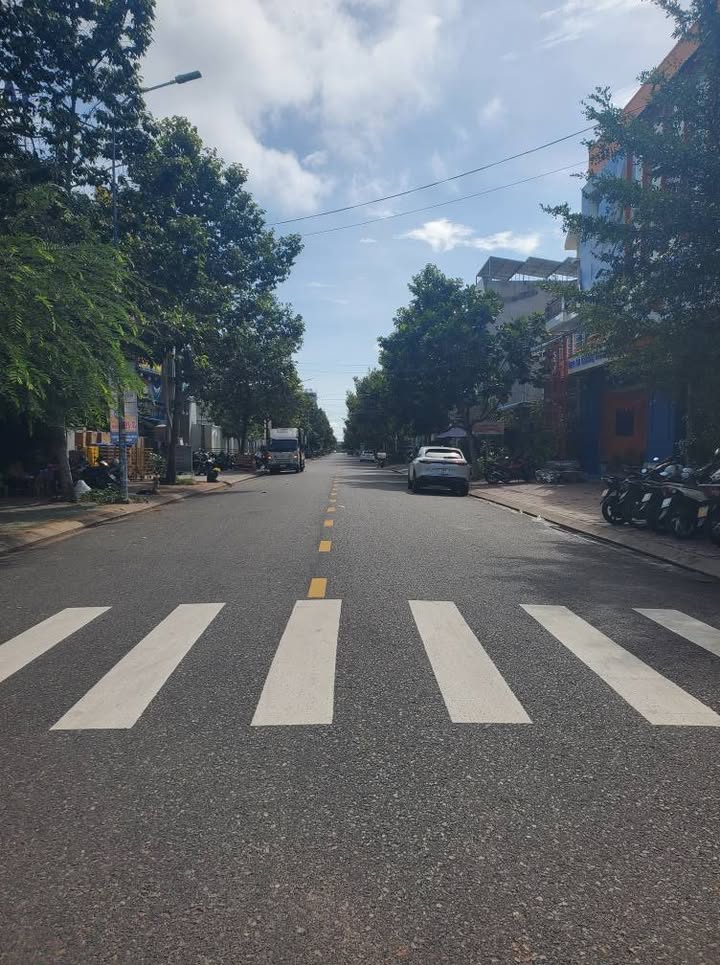 Đất nền đường Lê Đại Hành, Phan Thiết 100m² giá chỉ 4.5 tỷ - Đối diện siêu thị điện máy!