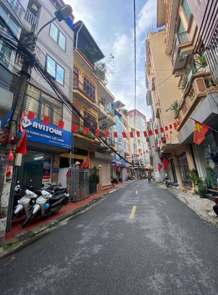 Nhà mặt phố Cù Chính Lan, quận Thanh Xuân, 29,7m² giá 12,7 tỷ - Kinh doanh đỉnh cao!