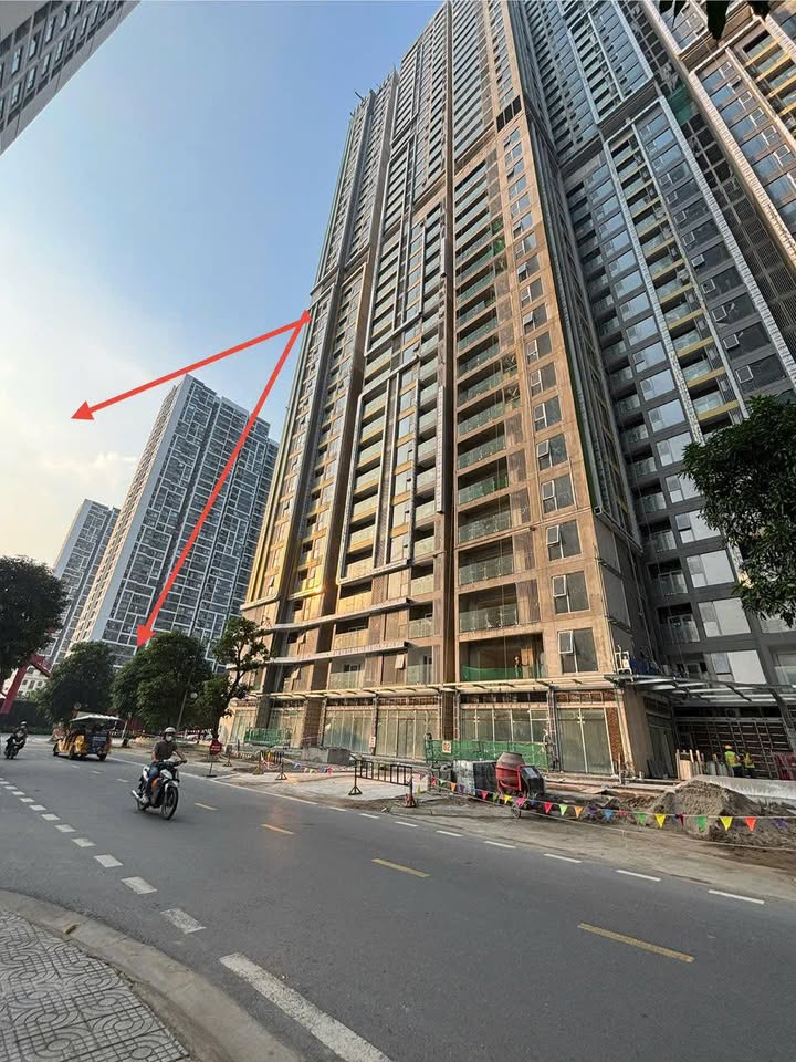 Căn hộ 2PN Lumiere Evergreen 64m² giá 6.78 tỷ - Căn góc view đẹp, bán gấp!