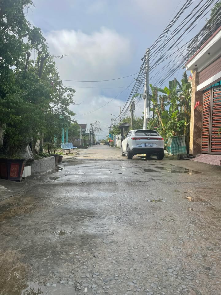 Đất mặt đường Chính Đích Hưng Chính 140m² giá 3 tỷ - Cơ hội đầu tư hấp dẫn!