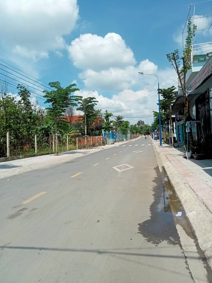 Đất nền Bình Nhâm 111m² giá 2.5 tỷ - Đường bê tông sạch sẽ, sổ hồng chính chủ!