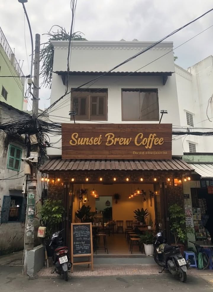 Cho thuê nhà nguyên căn mặt tiền quận 1 - Diện tích 40m² - Thích hợp kinh doanh đa ngành!