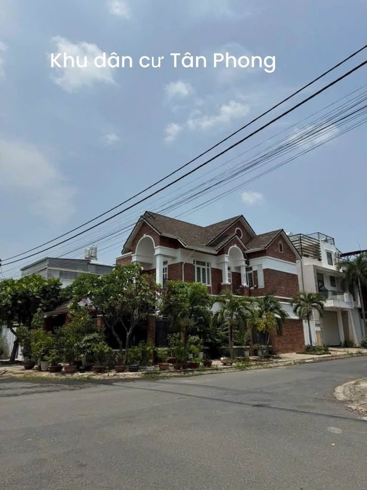 Biệt thự Townhouse KDC Tân Phong 200m² giá 11.2 tỷ - Lô góc 2 mặt tiền