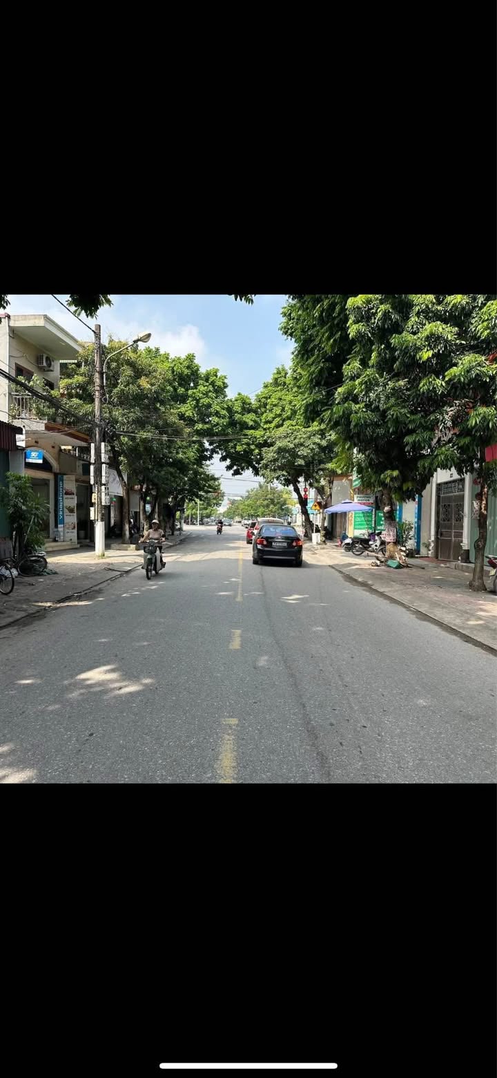 Bán đất tặng nhà 1.5 tầng mặt đường Hải Thượng Lãn Ông 97m² giá 8 tỷ - Kinh doanh sầm uất!