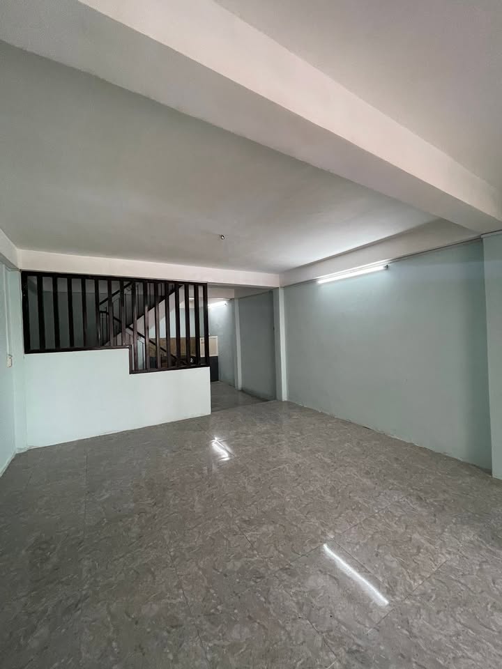 Cho thuê nhà nguyên căn 177 Đinh Tiên Hoàng 3 tầng - Khu vực sầm uất, thuận tiện kinh doanh!