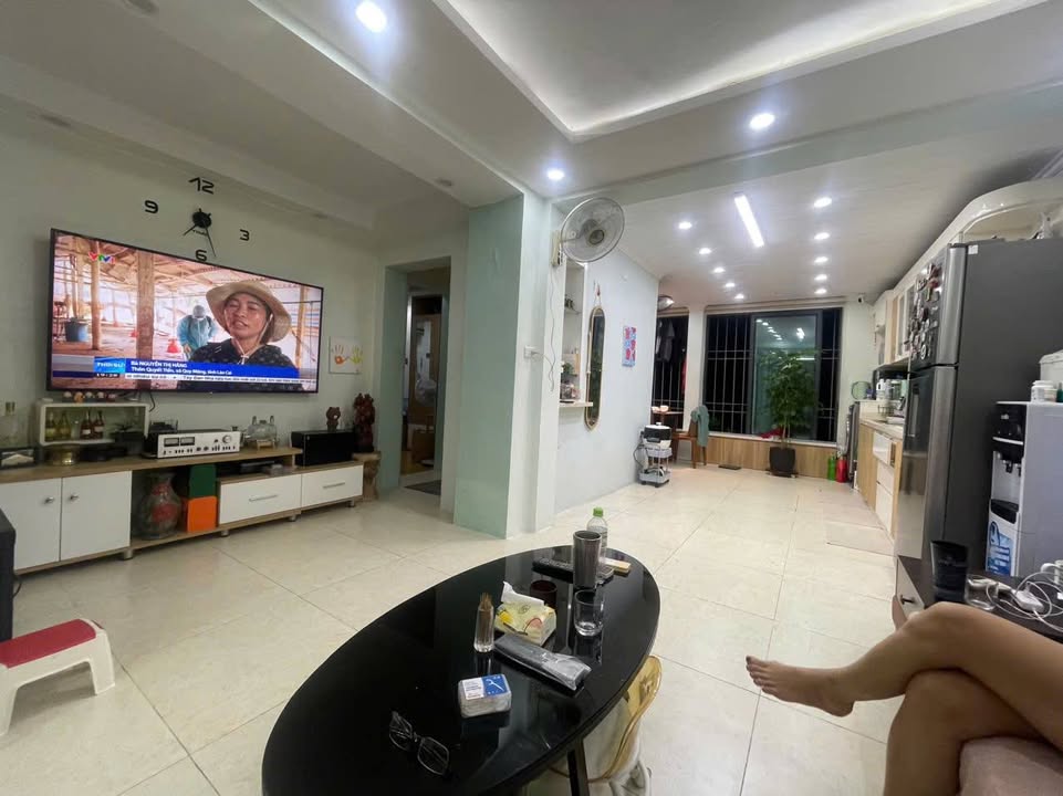 Căn hộ 3 phòng ngủ tại Huỳnh Thúc Kháng, Đống Đa - Giá 5.35 tỷ - Thiết kế đẹp và hiện đại!