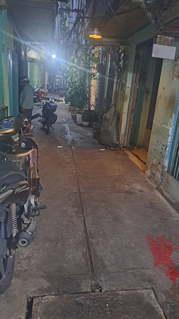 Nhà phố Nguyễn Chí Thanh, Quận 10, 17m² giá 3.38 tỷ - Hẻm xe hơi vào tận nhà!