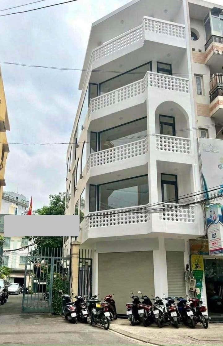 Cho thuê FrontHouse tại Nguyễn Trọng Tuyển, Phú Nhuận 82m² - Mặt tiền 2 góc siêu đẹp!