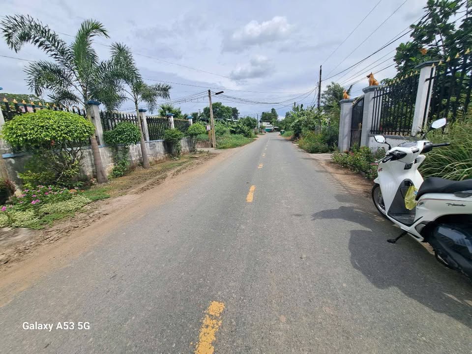 Đất thổ cư 137m² tại Ấp Phước Toàn, Bến Lức chỉ 2 tỷ - Sổ đỏ chính chủ!