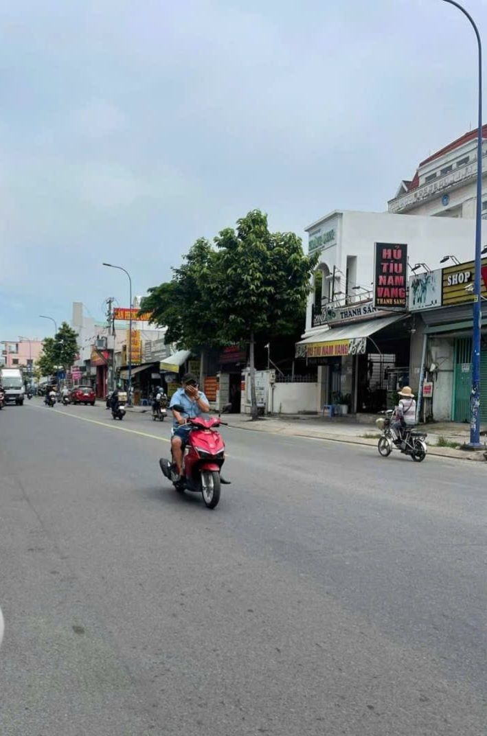 Nhà mặt tiền Lê Thị Hà Hóc Môn 357m² giá 24 tỷ - Kinh doanh sầm uất!