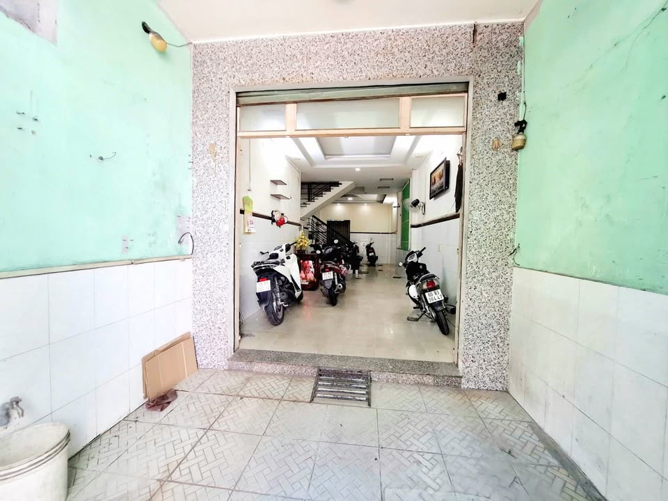 FrontHouse mặt tiền kinh doanh Lý Thường Kiệt, Tân Bình 66m² chỉ 10 tỷ - Cơ hội không thể bỏ lỡ!