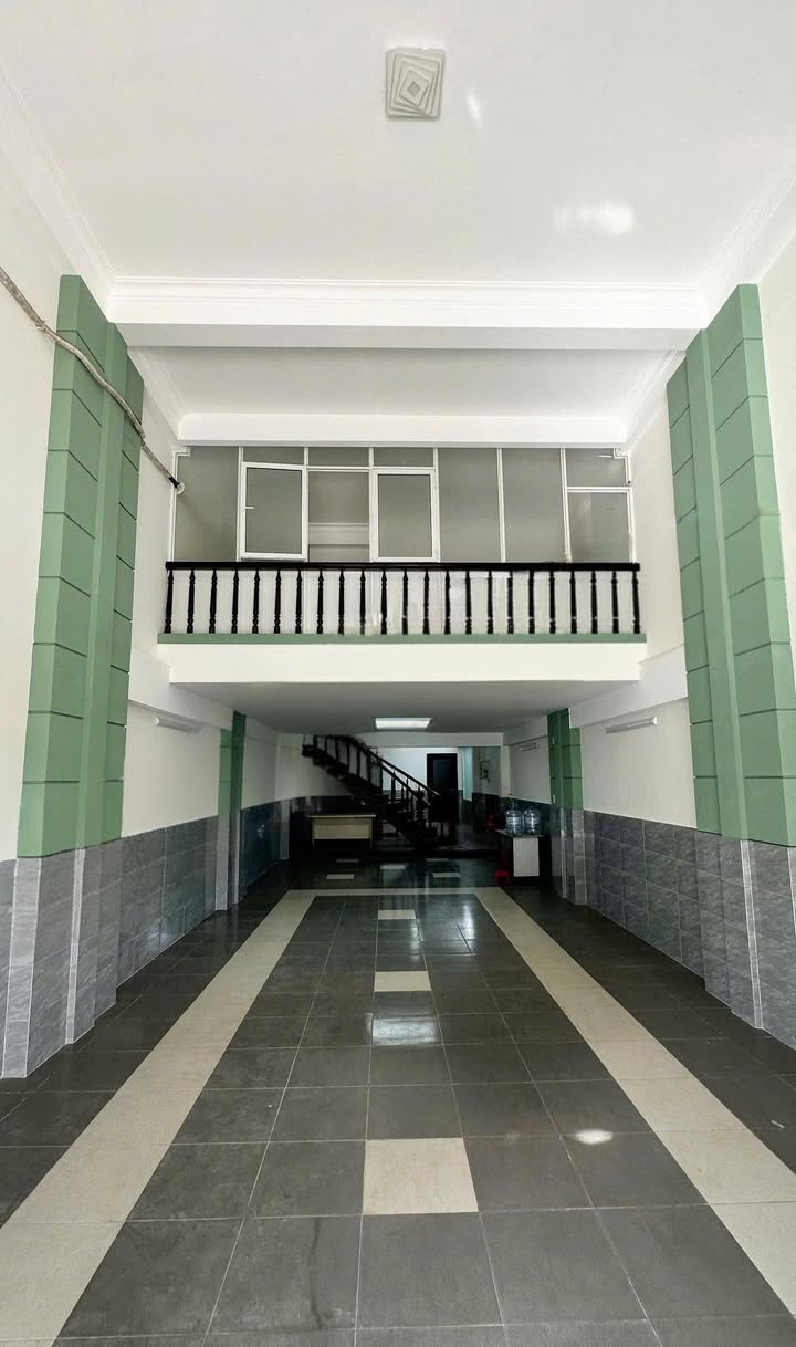 Cho thuê nhà 4 tầng mặt tiền đường Lê Thanh Nghị 127m² - Kinh doanh thuận lợi!