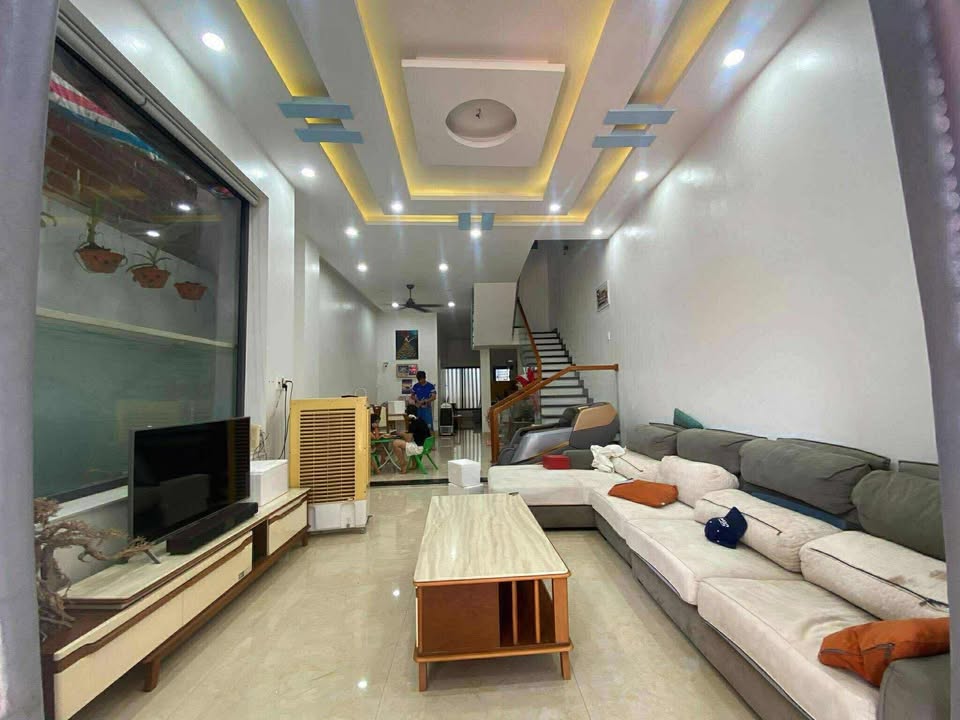 Nhà cho thuê 3 tầng đường Nguyễn Thị Cận, Liên Chiểu - Chỉ 3 tháng cọc!