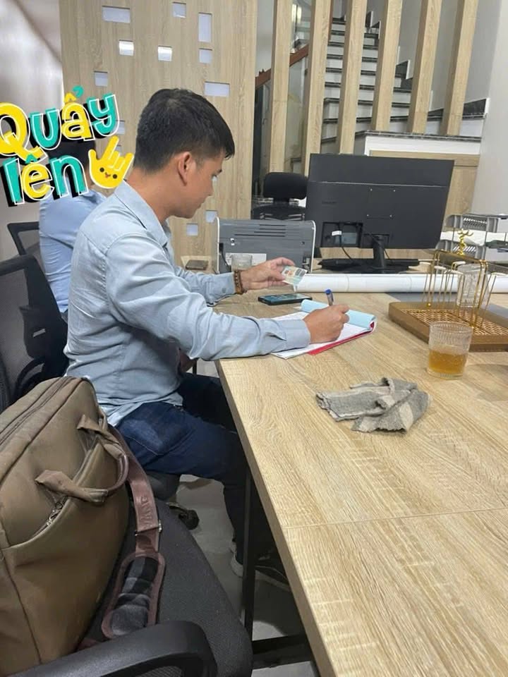 Nhà mặt đường 24 Quế Võ 100m² giá 8 tỷ - Kinh doanh sầm uất ngay trung tâm!