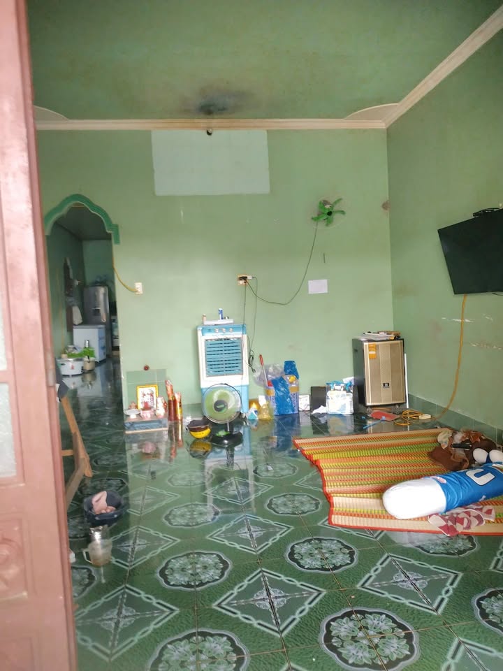 Nhà cấp 4 Thôn Phú Mỹ, Xã Tuyên Quang, 100m² giá 1.2 tỷ - Sổ hồng chính chủ, thương lượng!