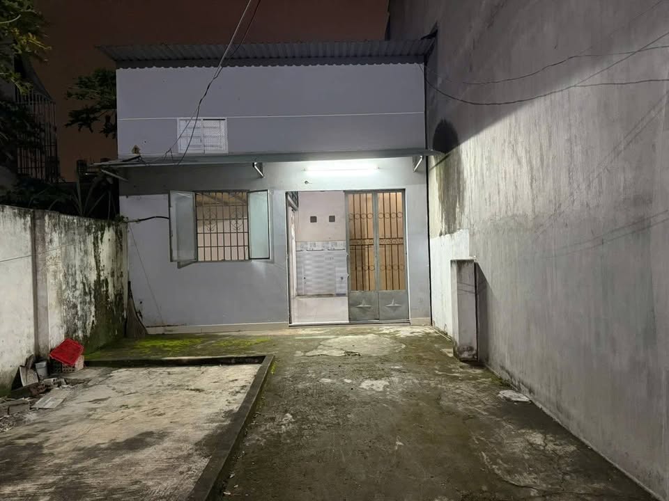 Kho xưởng cho thuê hẻm Thạnh Lộc 13, Quận 12 - Diện tích 75m² chỉ 5 triệu/tháng!