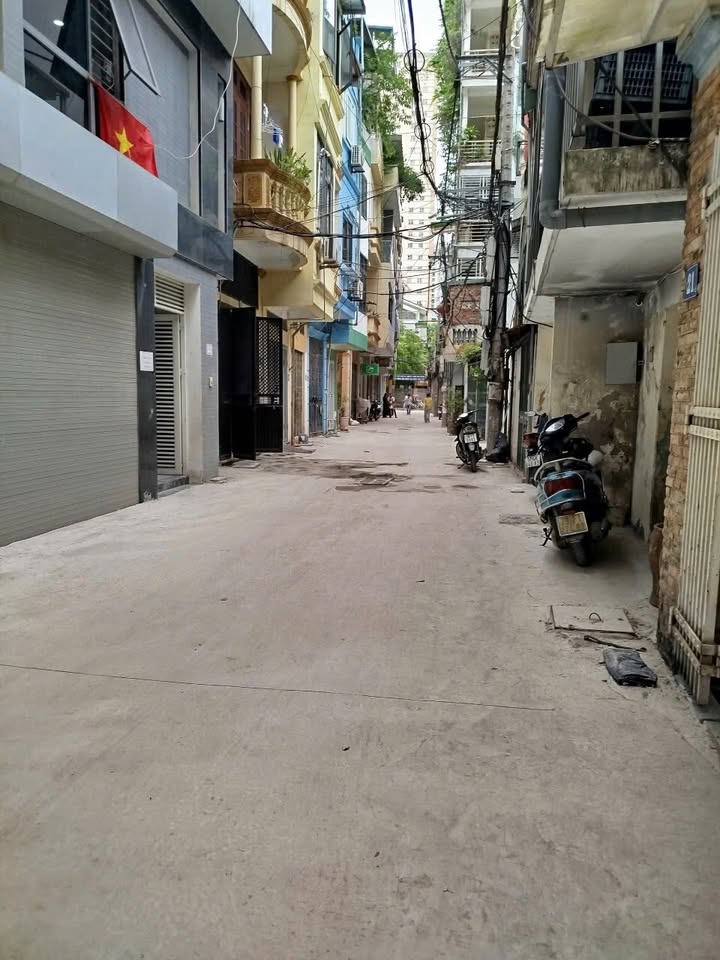 Bán gấp BĐS tại Hà Đông 53m² giá 11 tỷ - Vị trí đắc địa, thuận tiện giao thông!