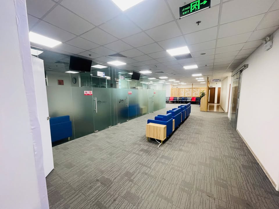 Văn phòng cho thuê tại Nguyễn Trãi, Thanh Xuân 150m² - View hồ mát mẻ!