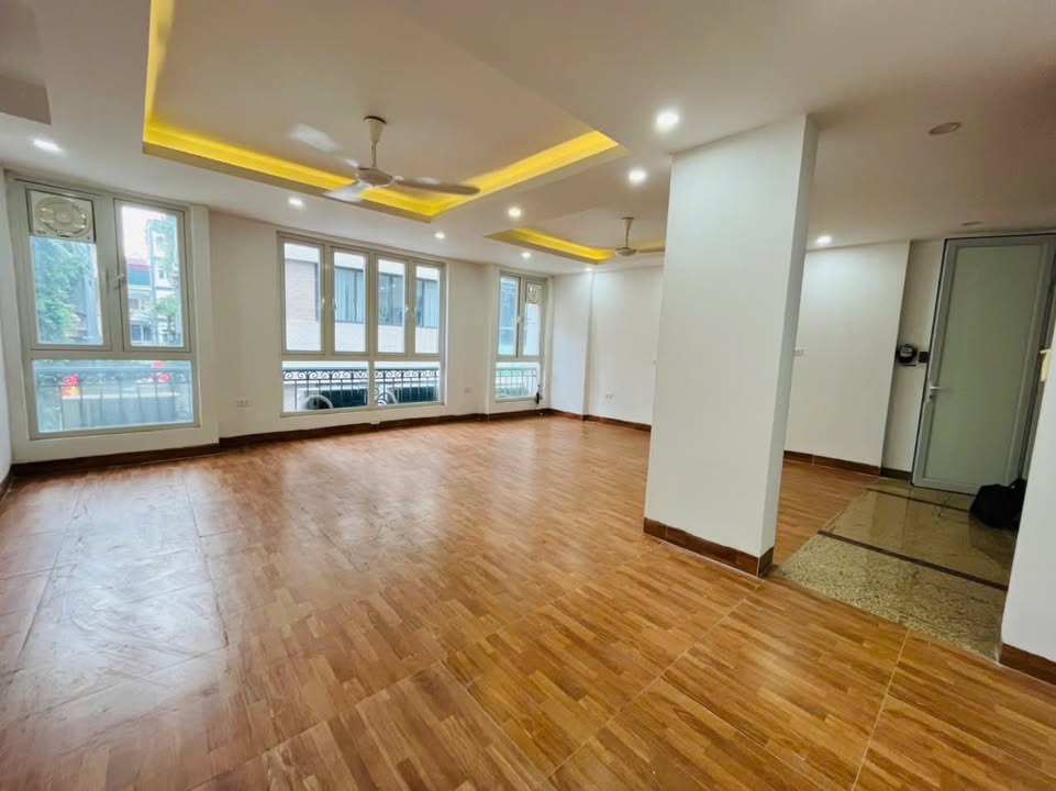 Văn phòng cho thuê tại Ngõ 168 Quan Nhân, 70m² giá 11 triệu - Không gian làm việc lý tưởng!